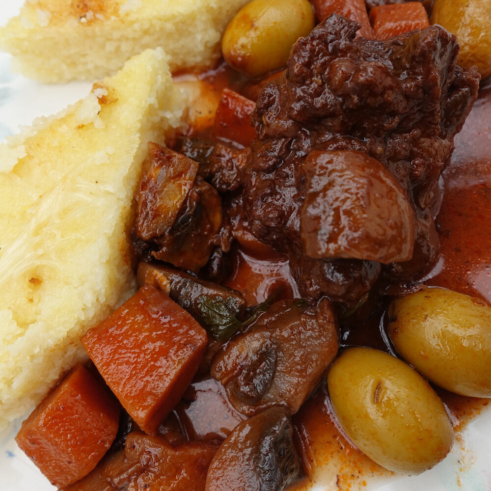 Provençal-style stew Red wine sauce Dish served with wheat semolina polenta French cooking Daube Provençale