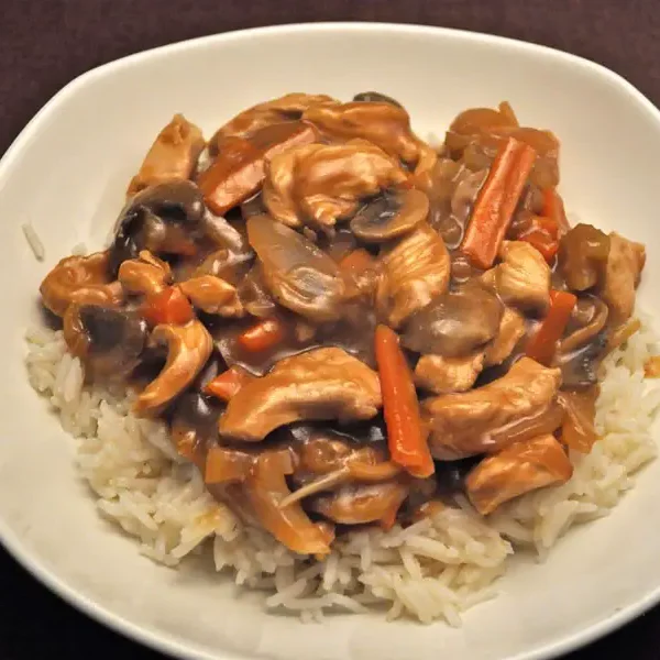 Sauté de dinde aux champignons